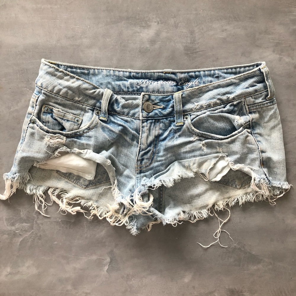 Light Jean Short Shorts